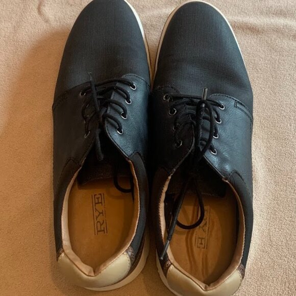 Hawker Rye - "Thorelle"  Textured Sneaker - EUC - Size 12 - Picture 3 of 7